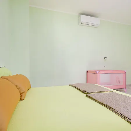 Valnea - For Five People In The Center Of * Porec