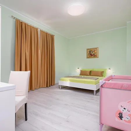 Apartment Valnea - For Five People In The Center Of Porec